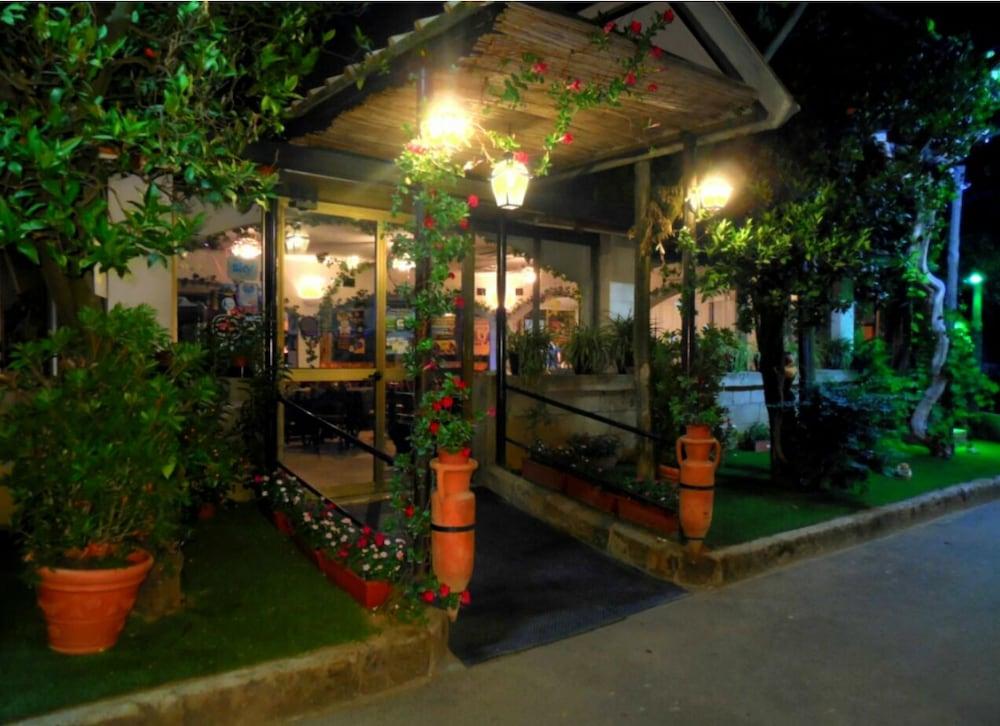 Hotel Fiori D'Arancio Piano di Sorrento Exterior foto