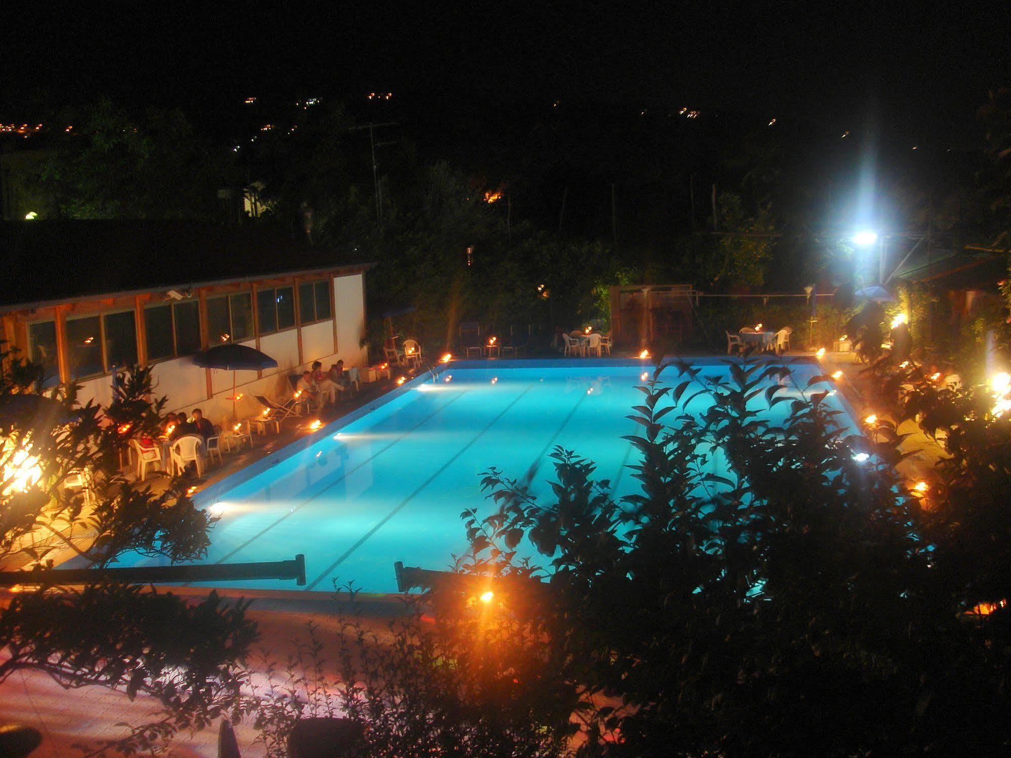 Hotel Fiori D'Arancio Piano di Sorrento Exterior foto